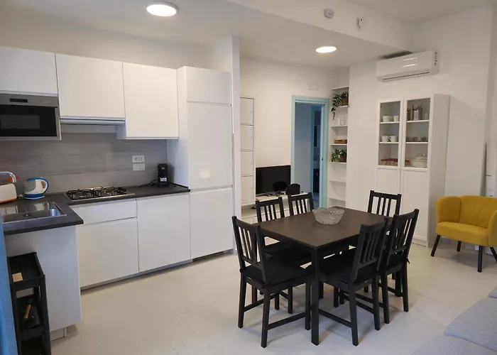 Casa Perla, Lussuoso Ed Elegante Con Cortile A Pochi Passi Dal Mare Διαμέρισμα *